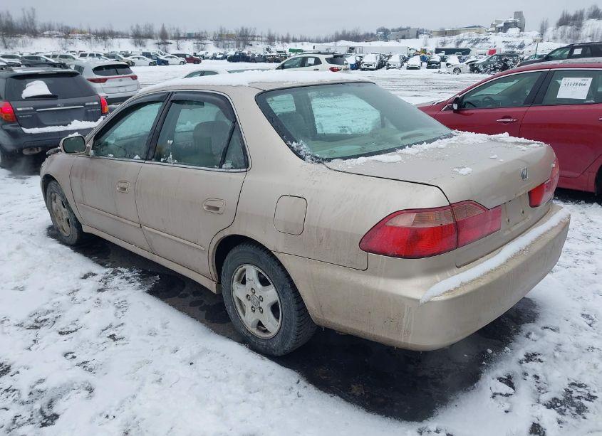 Photo 3 of 2000 Honda Accord 3.0 EX (VIN 1HGCG1655YA056945)