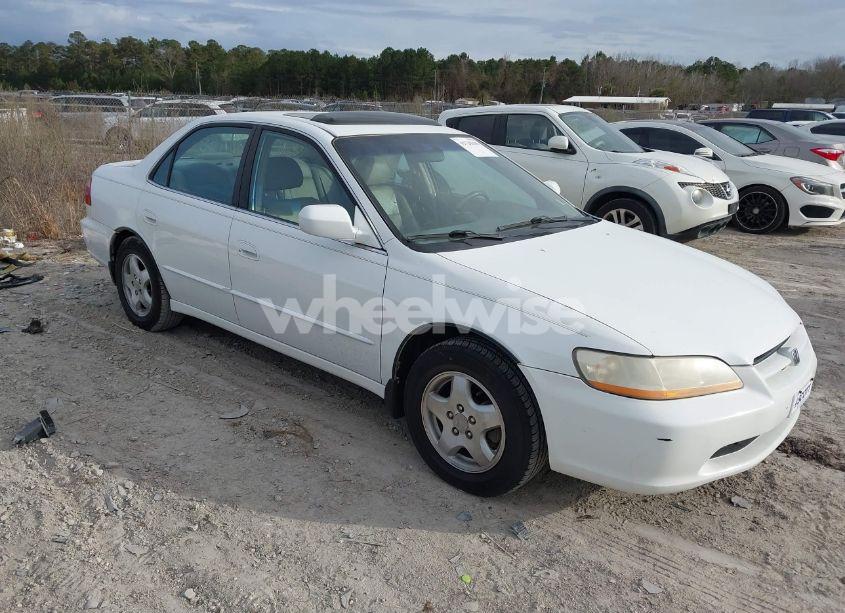 2000 Honda Accord 3.0 EX (VIN 1HGCG1655YA084681) main photo