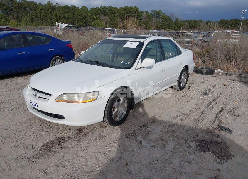 Photo 2 of 2000 Honda Accord 3.0 EX (VIN 1HGCG1655YA084681)