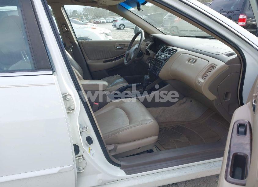 Photo 5 of 2000 Honda Accord 3.0 EX (VIN 1HGCG1655YA084681)