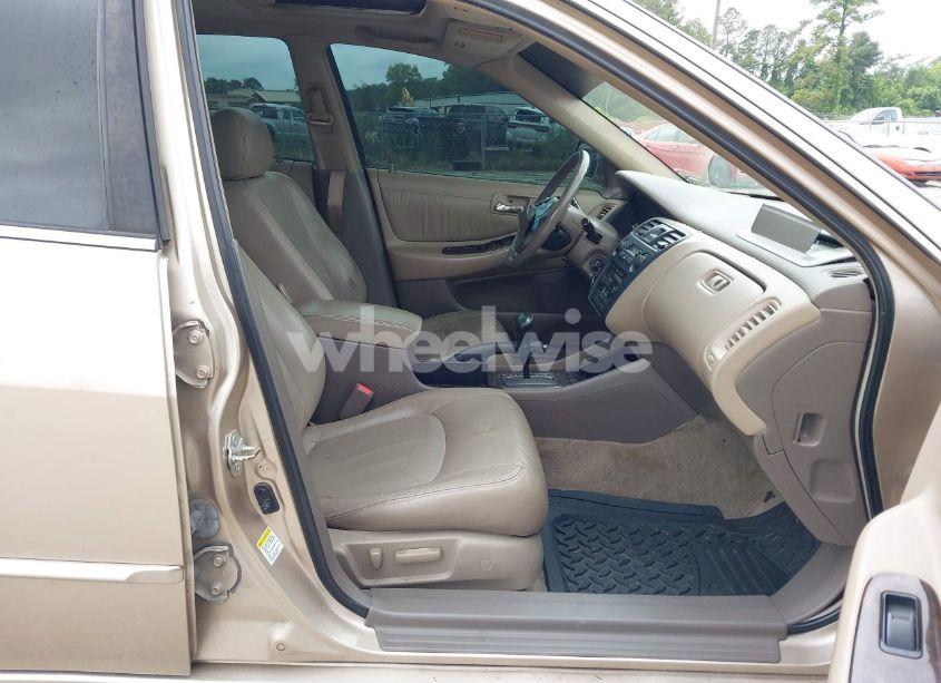 Photo 5 of 2001 Honda Accord 3.0 EX (VIN 1HGCG16561A080094)