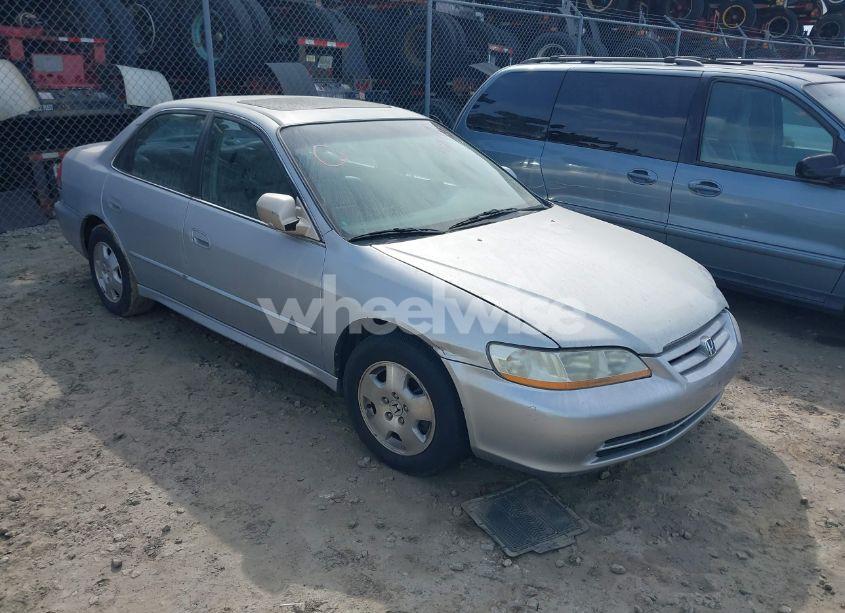 2001 Honda Accord 3.0 EX (VIN 1HGCG16561A082072) main photo