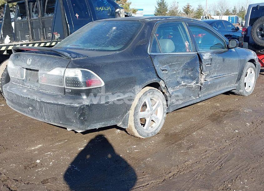 Photo 4 of 2002 Honda Accord 3.0 EX (VIN 1HGCG16562A050997)