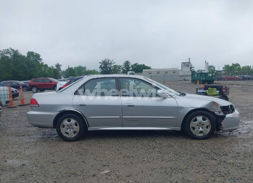 Photo 13 of 2002 Honda Accord 3.0 EX (VIN 1HGCG16562A082297)