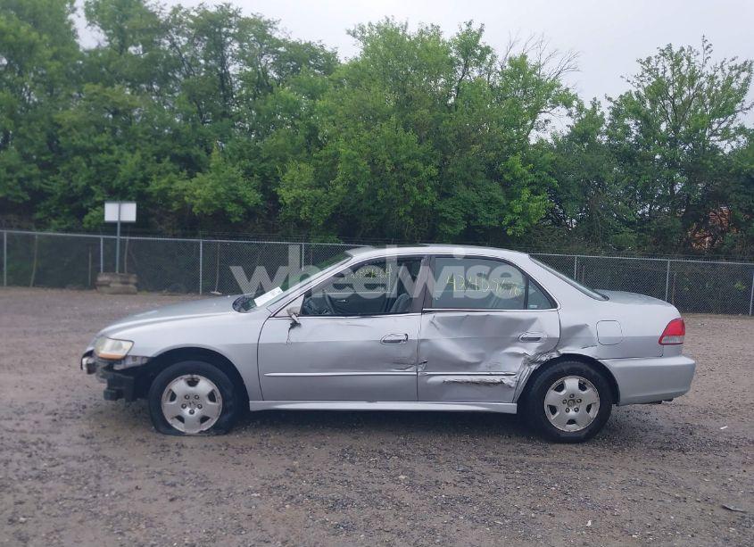 Photo 14 of 2002 Honda Accord 3.0 EX (VIN 1HGCG16562A082297)