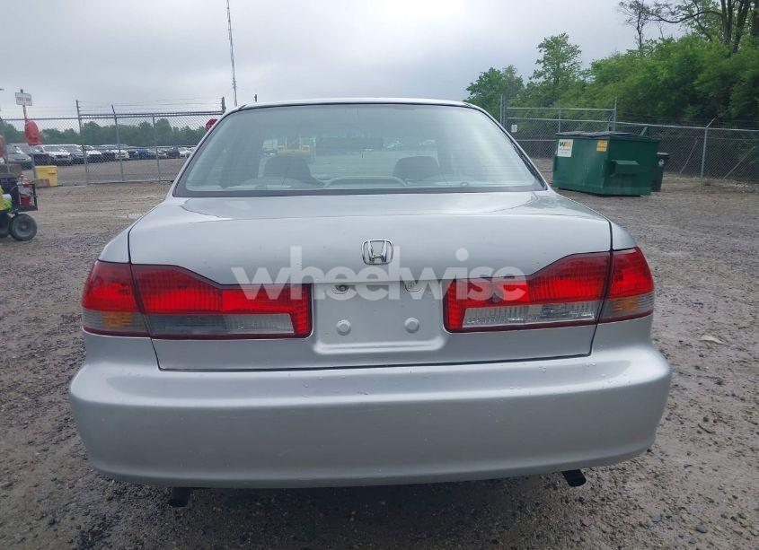 Photo 16 of 2002 Honda Accord 3.0 EX (VIN 1HGCG16562A082297)