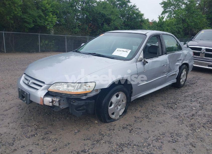 Photo 2 of 2002 Honda Accord 3.0 EX (VIN 1HGCG16562A082297)