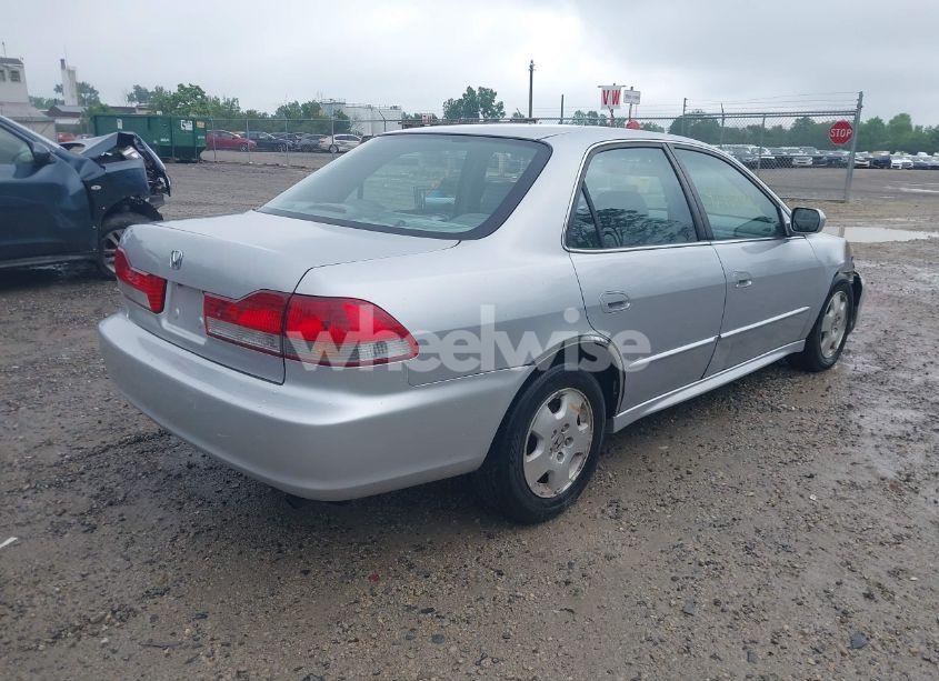 Photo 4 of 2002 Honda Accord 3.0 EX (VIN 1HGCG16562A082297)