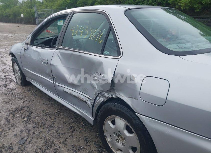 Photo 6 of 2002 Honda Accord 3.0 EX (VIN 1HGCG16562A082297)