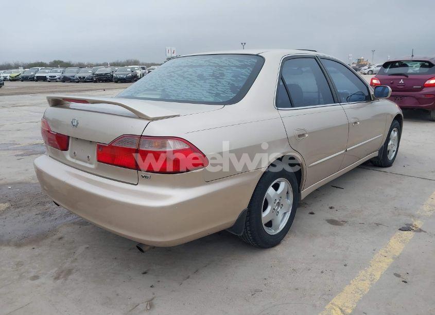 Photo 4 of 2000 Honda Accord 3.0 EX (VIN 1HGCG1656YA006720)
