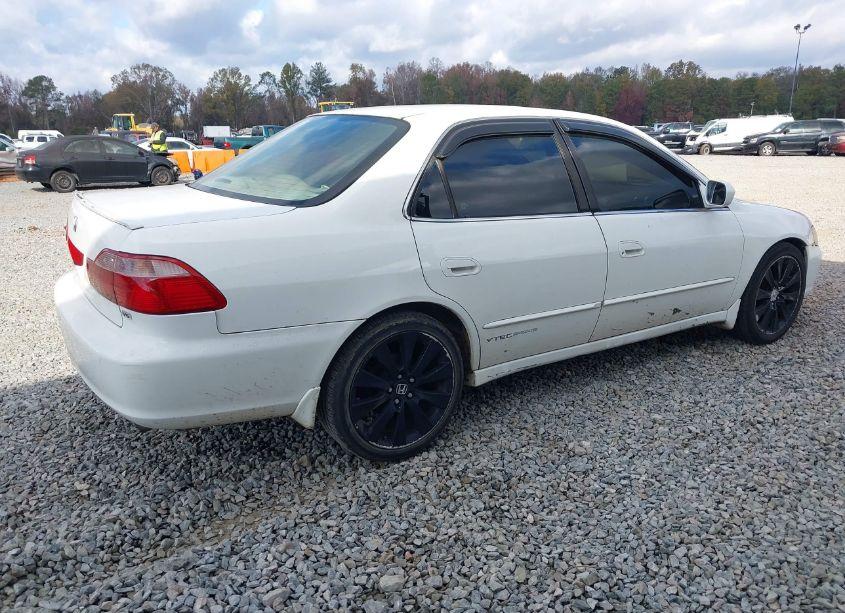 Photo 4 of 2000 Honda Accord 3.0 EX (VIN 1HGCG1656YA067663)