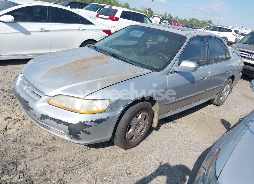 Photo 2 of 2001 Honda Accord 3.0 EX (VIN 1HGCG16571A002293)