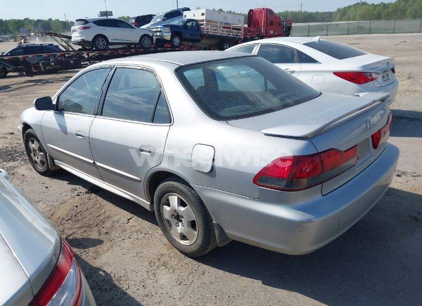 Photo 3 of 2001 Honda Accord 3.0 EX (VIN 1HGCG16571A002293)