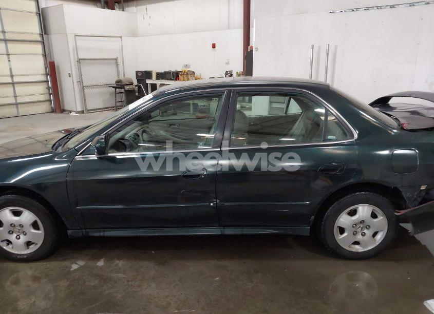 Photo 15 of 2001 Honda Accord 3.0 EX (VIN 1HGCG16571A034550)