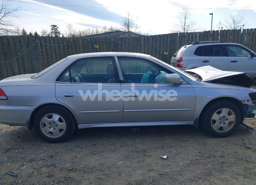 Photo 13 of 2002 Honda Accord 3.0 EX (VIN 1HGCG16572A057361)