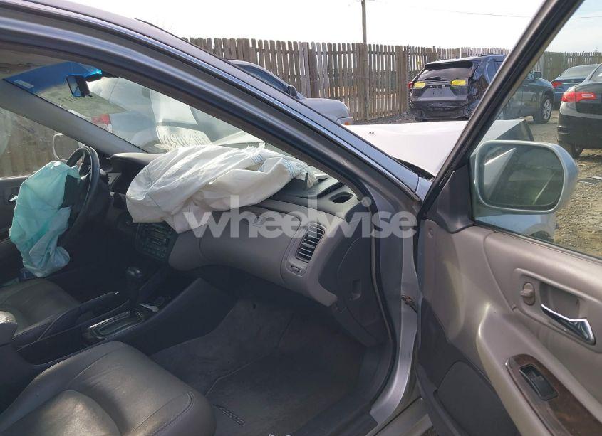 Photo 5 of 2002 Honda Accord 3.0 EX (VIN 1HGCG16572A057361)