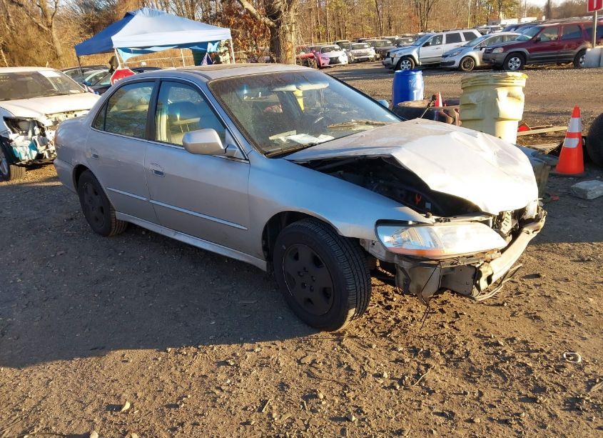 2002 Honda Accord 3.0 EX (VIN 1HGCG16572A079120) main photo