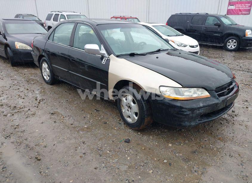 2000 Honda Accord 3.0 EX (VIN 1HGCG1657YA006922) main photo