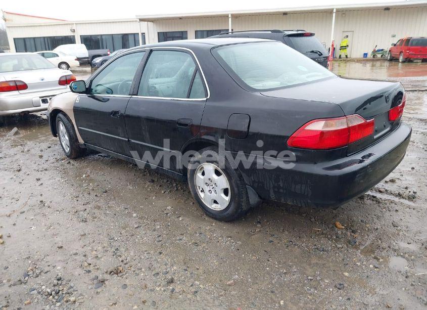 Photo 3 of 2000 Honda Accord 3.0 EX (VIN 1HGCG1657YA006922)