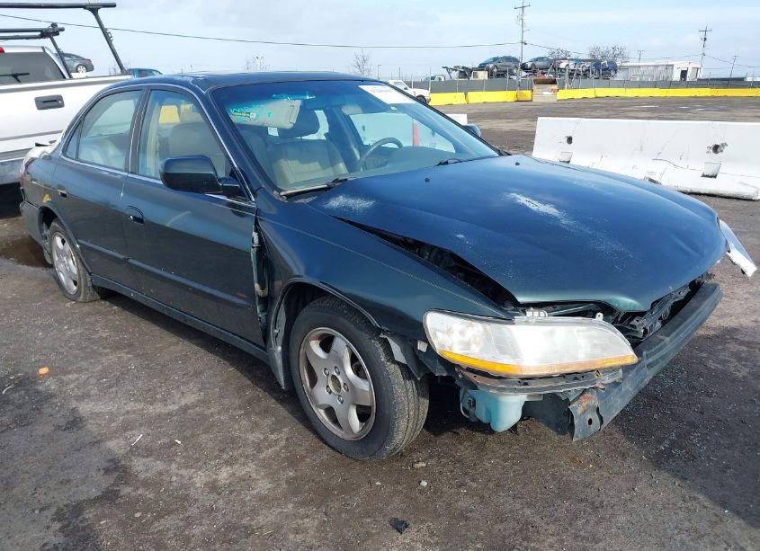 2000 Honda Accord 3.0 EX (VIN 1HGCG1657YA024336) main photo