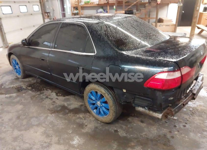 Photo 3 of 2000 Honda Accord 3.0 EX (VIN 1HGCG1657YA051441)