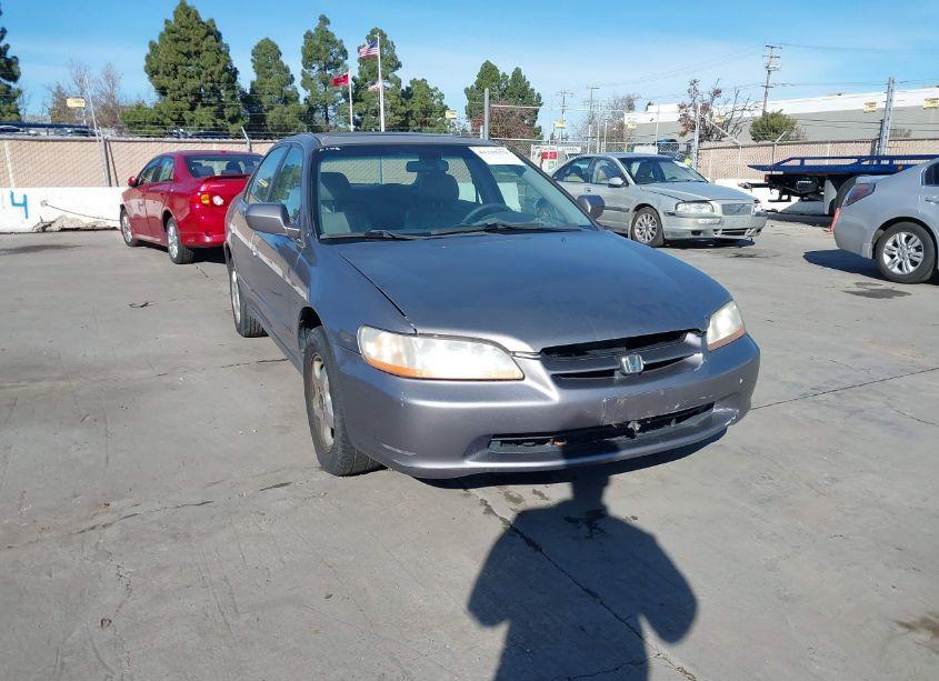 2000 Honda Accord 3.0 EX (VIN 1HGCG1657YA061290) main photo