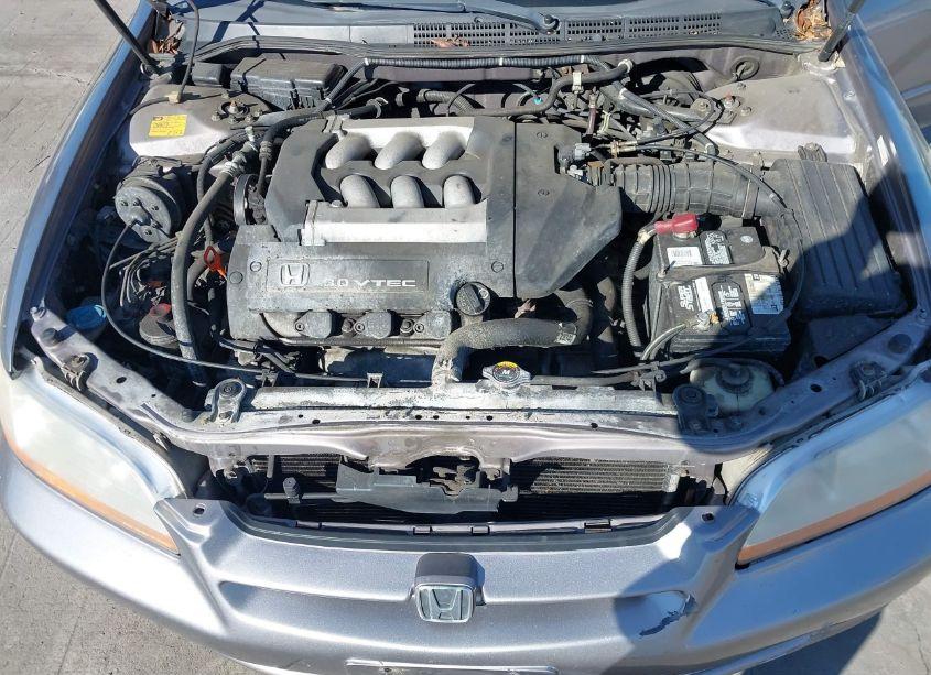 Photo 10 of 2000 Honda Accord 3.0 EX (VIN 1HGCG1657YA061290)