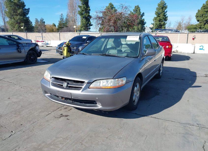 Photo 2 of 2000 Honda Accord 3.0 EX (VIN 1HGCG1657YA061290)