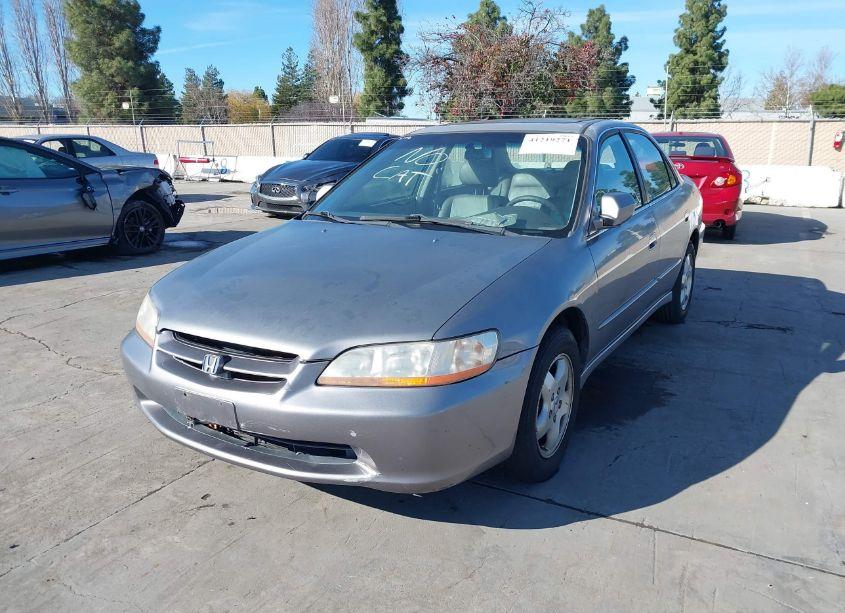 Photo 6 of 2000 Honda Accord 3.0 EX (VIN 1HGCG1657YA061290)