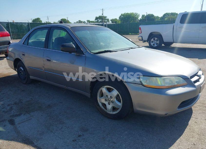 2000 Honda Accord 3.0 EX (VIN 1HGCG1657YA080471) main photo