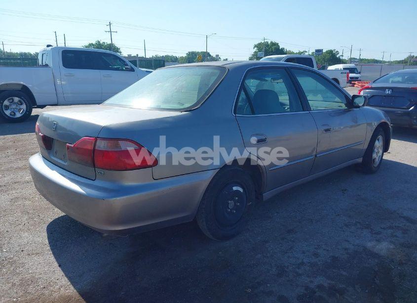 Photo 4 of 2000 Honda Accord 3.0 EX (VIN 1HGCG1657YA080471)