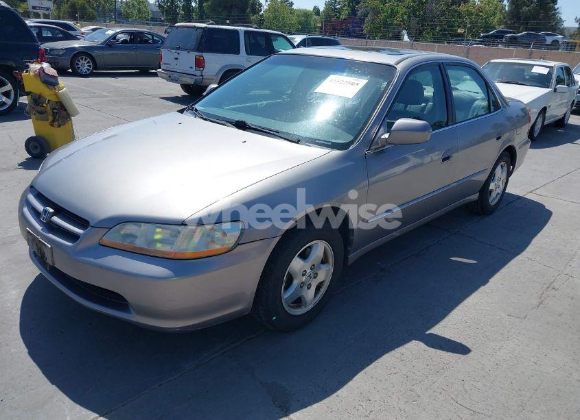 Photo 2 of 2000 Honda Accord 3.0 EX (VIN 1HGCG1657YA091101)