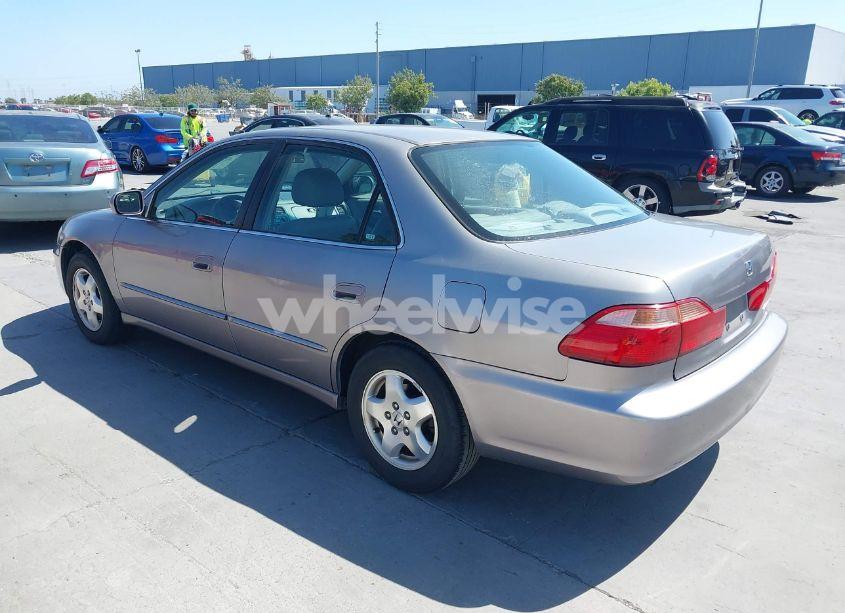 Photo 3 of 2000 Honda Accord 3.0 EX (VIN 1HGCG1657YA091101)