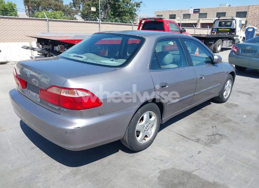 Photo 4 of 2000 Honda Accord 3.0 EX (VIN 1HGCG1657YA091101)
