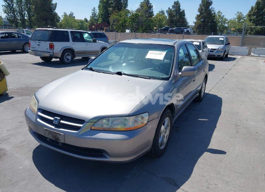 Photo 6 of 2000 Honda Accord 3.0 EX (VIN 1HGCG1657YA091101)