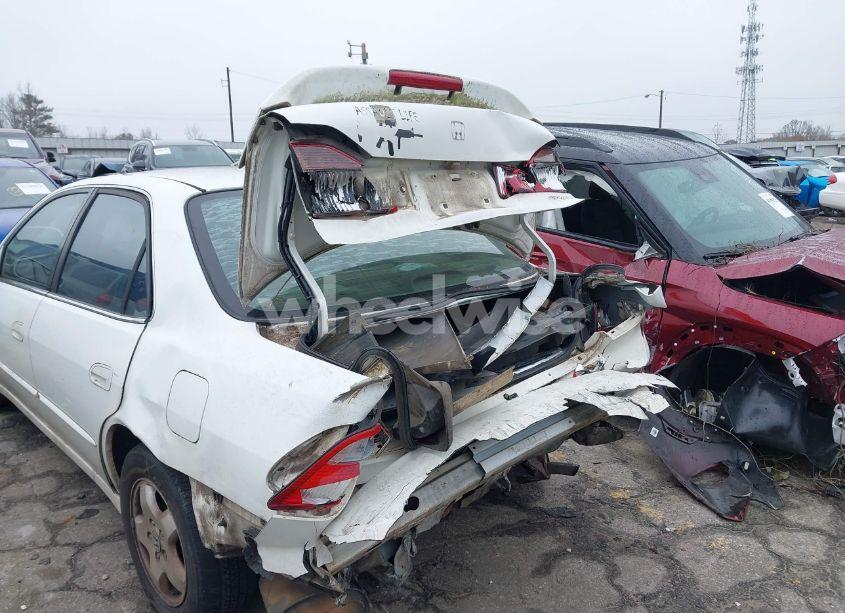 Photo 6 of 2000 Honda Accord 3.0 EX (VIN 1HGCG1657YA094399)