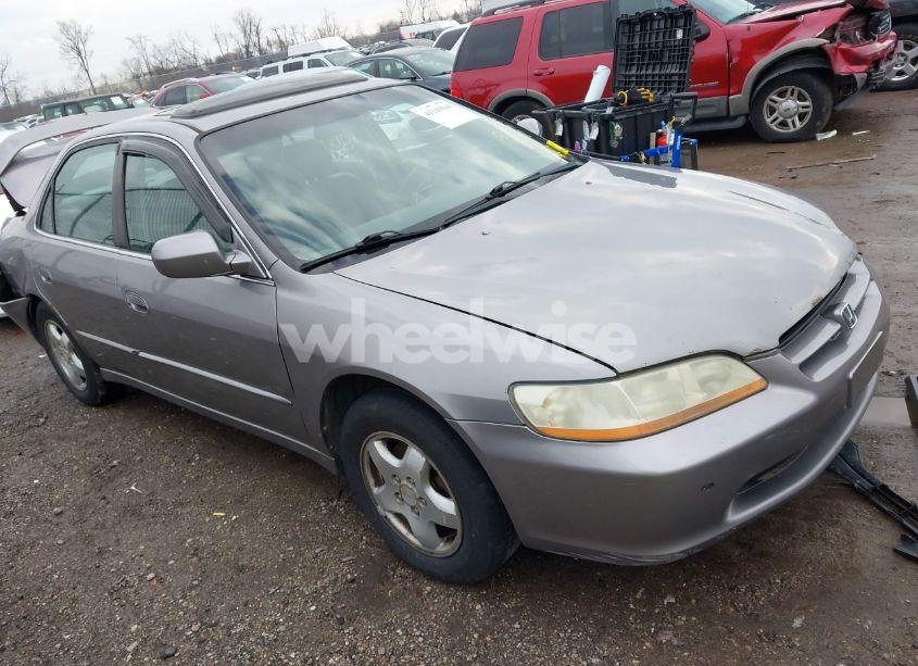 2000 Honda Accord 3.0 EX (VIN 1HGCG1657YA099201) main photo