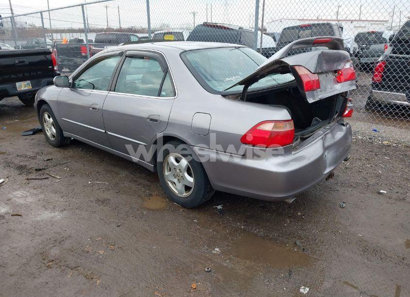 Photo 3 of 2000 Honda Accord 3.0 EX (VIN 1HGCG1657YA099201)