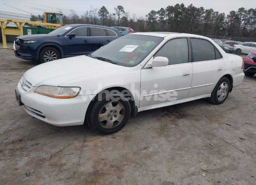 Photo 2 of 2001 Honda Accord 3.0 EX (VIN 1HGCG16581A003498)