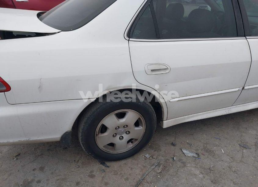 Photo 6 of 2001 Honda Accord 3.0 EX (VIN 1HGCG16581A003498)