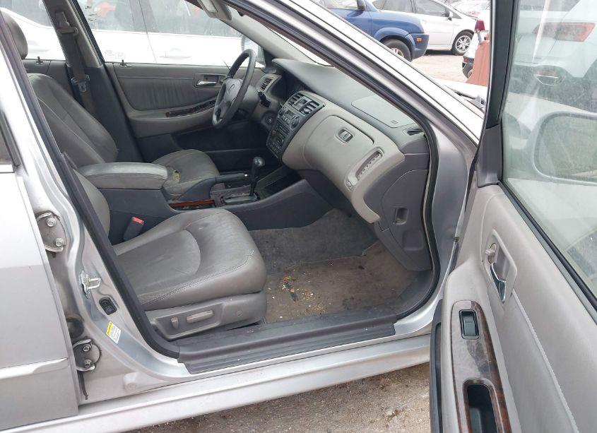 Photo 5 of 2001 Honda Accord 3.0 EX (VIN 1HGCG16581A020267)