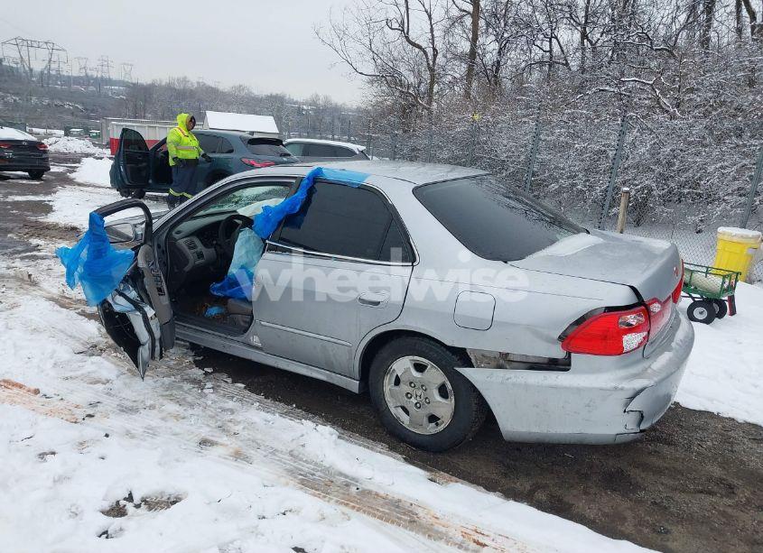 Photo 3 of 2002 Honda Accord 3.0 EX (VIN 1HGCG16582A055294)