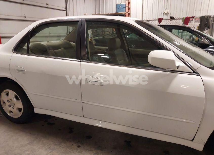 Photo 13 of 2002 Honda Accord 3.0 EX (VIN 1HGCG16582A073620)