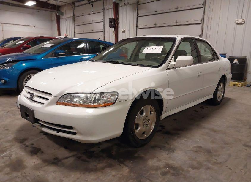 Photo 2 of 2002 Honda Accord 3.0 EX (VIN 1HGCG16582A073620)