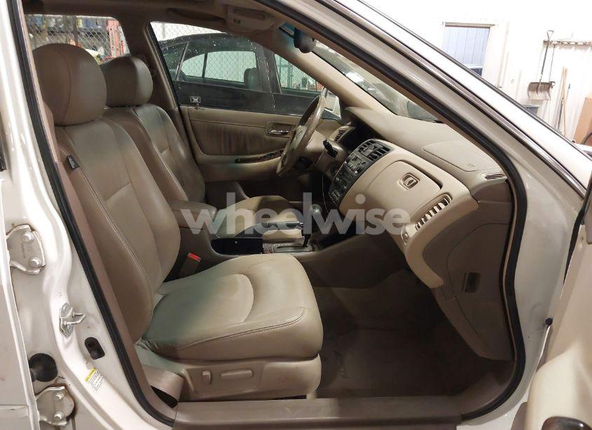 Photo 5 of 2002 Honda Accord 3.0 EX (VIN 1HGCG16582A073620)