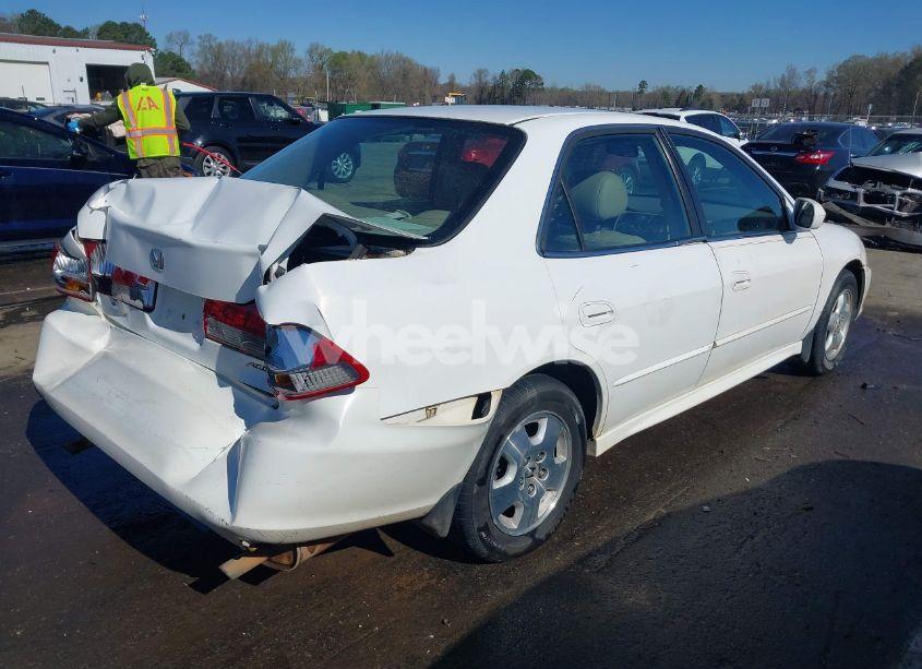 Photo 4 of 2002 Honda Accord 3.0 EX (VIN 1HGCG16582A082219)