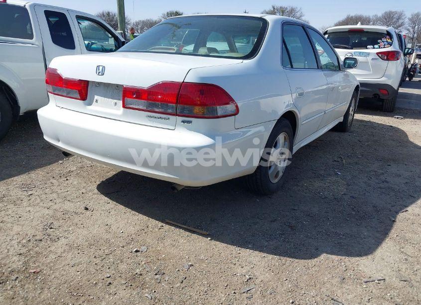 Photo 4 of 2002 Honda Accord 3.0 EX (VIN 1HGCG16582A084178)