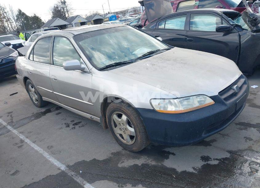 1998 Honda Accord EX V6 (VIN 1HGCG1658WA067354) main photo