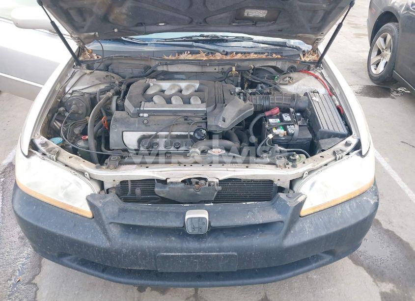 Photo 10 of 1998 Honda Accord EX V6 (VIN 1HGCG1658WA067354)