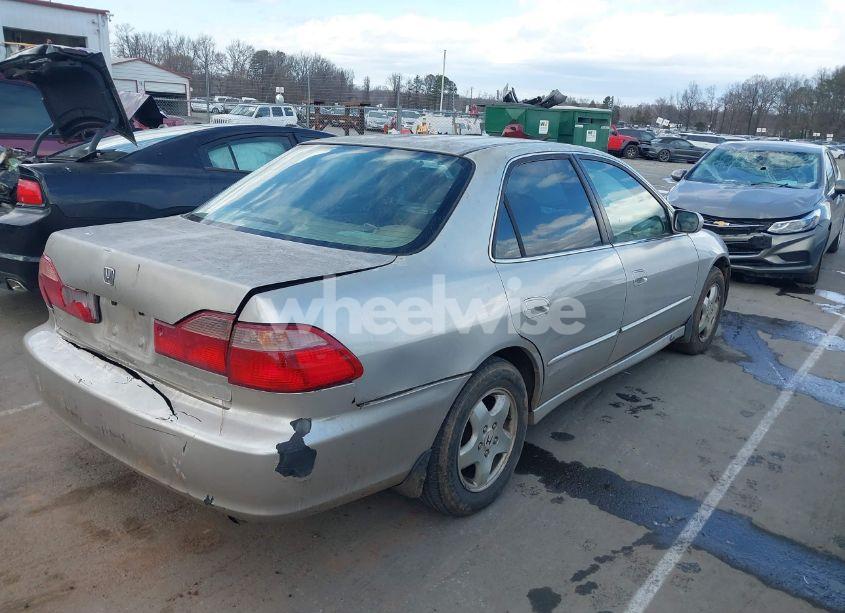 Photo 4 of 1998 Honda Accord EX V6 (VIN 1HGCG1658WA067354)